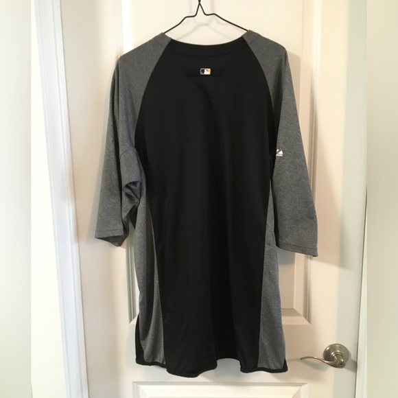 Majestic Therma Base Pittsburgh Pirates Pullover Man’s Shirt XL NWOT - Picture 2 of 4